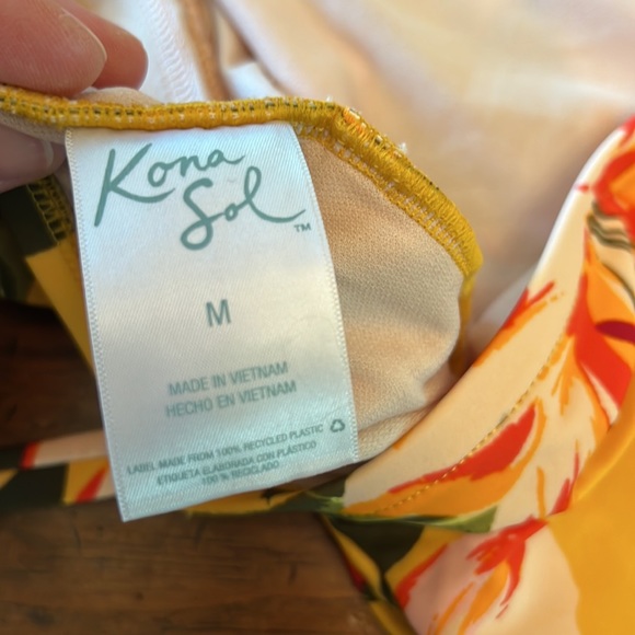 Kona Sole Yellow One Piece Yellow w/ Tiger Lily’s Swimsuit Size Medium - Picture 6 of 8